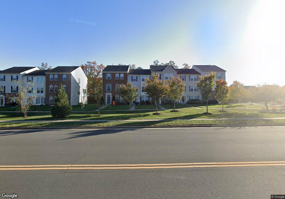 42971 Edgewater St, Chantilly, VA 20152 - photo 1