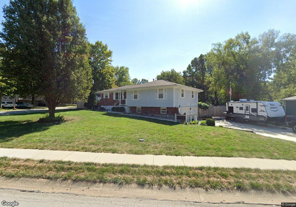 505 S Monroe St, Raymore, MO 64083 - photo 1