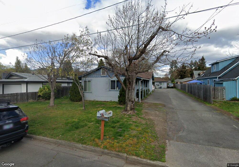 1029 Vista Dr, Grants Pass, OR 97527 - photo 1