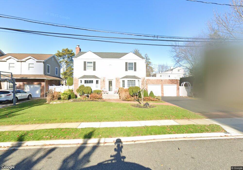 3 Arbor Ln, Merrick, NY 11566 - photo 1