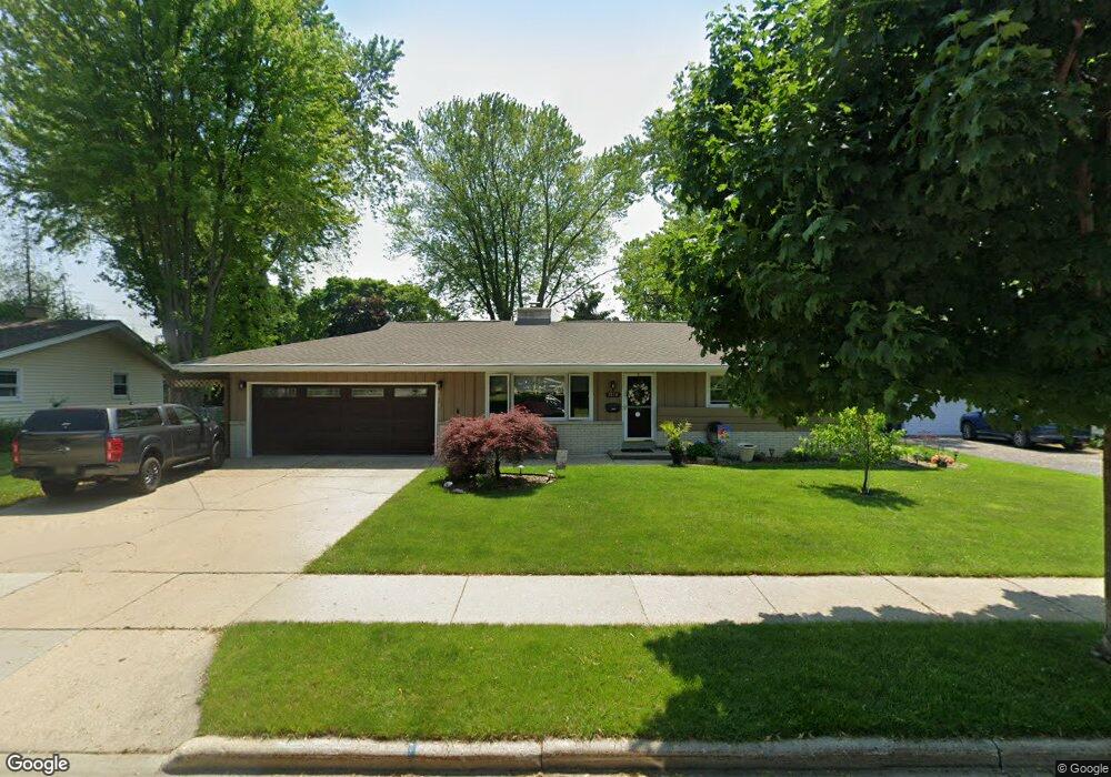 1814 Butler Dr, Waukesha, WI 53186 - photo 1