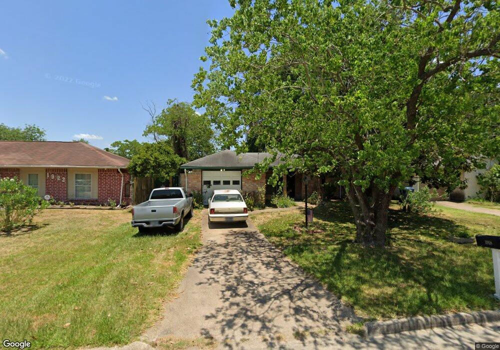 1918 Twinbrooke Dr, Houston, TX 77088 - photo 1