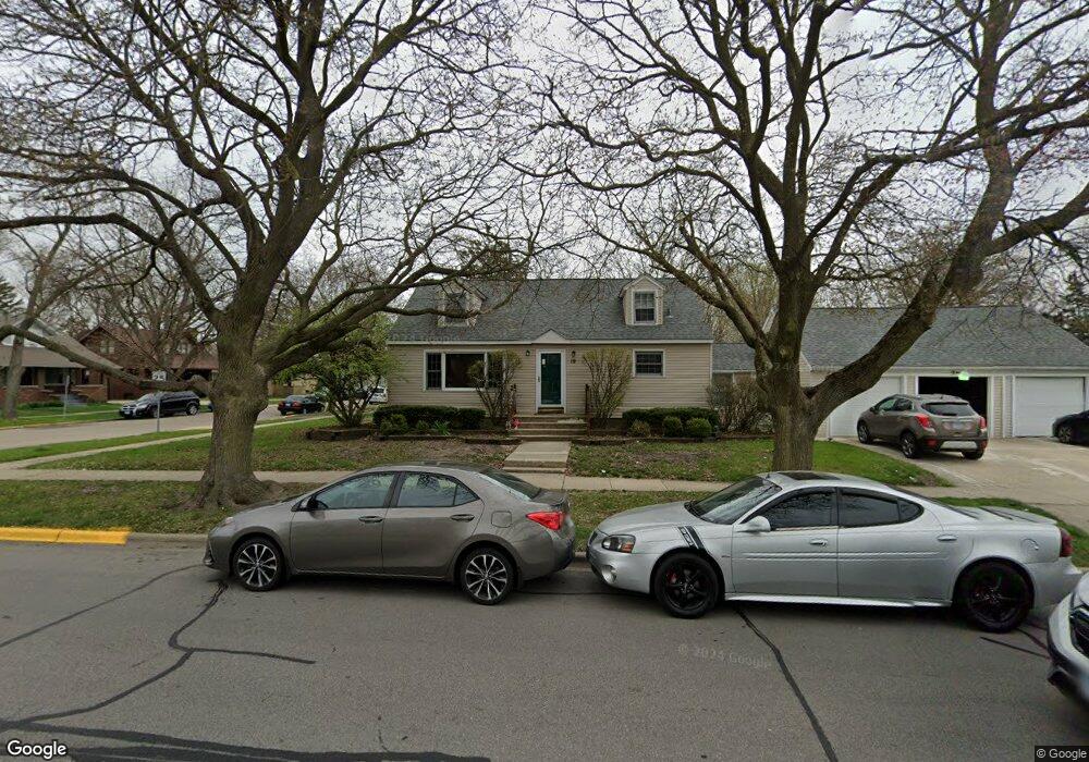 19 N Elmwood Dr, Aurora, IL 60506 - photo 1