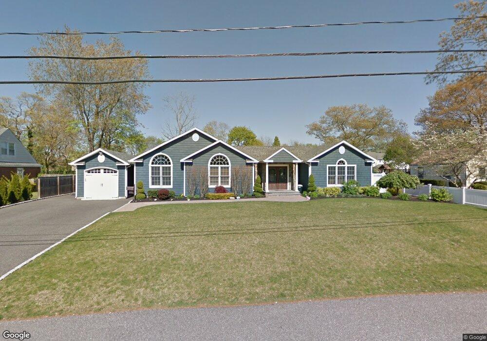 13 Edwards Ln E, Blue Point, NY 11715 - photo 1