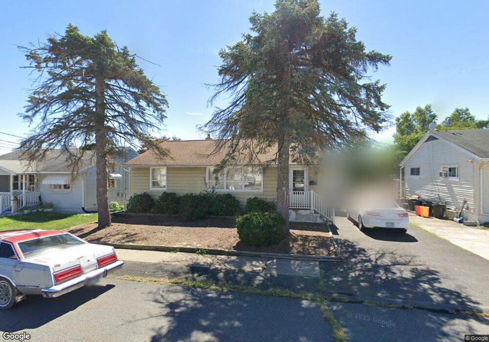 304 Schrader St, Taylor, PA 18517 - photo 1