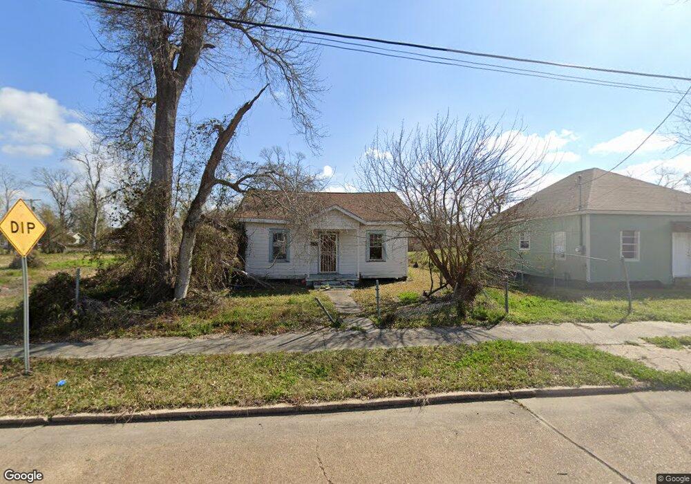 718 N Lyons St, Lake Charles, LA 70601 - photo 1