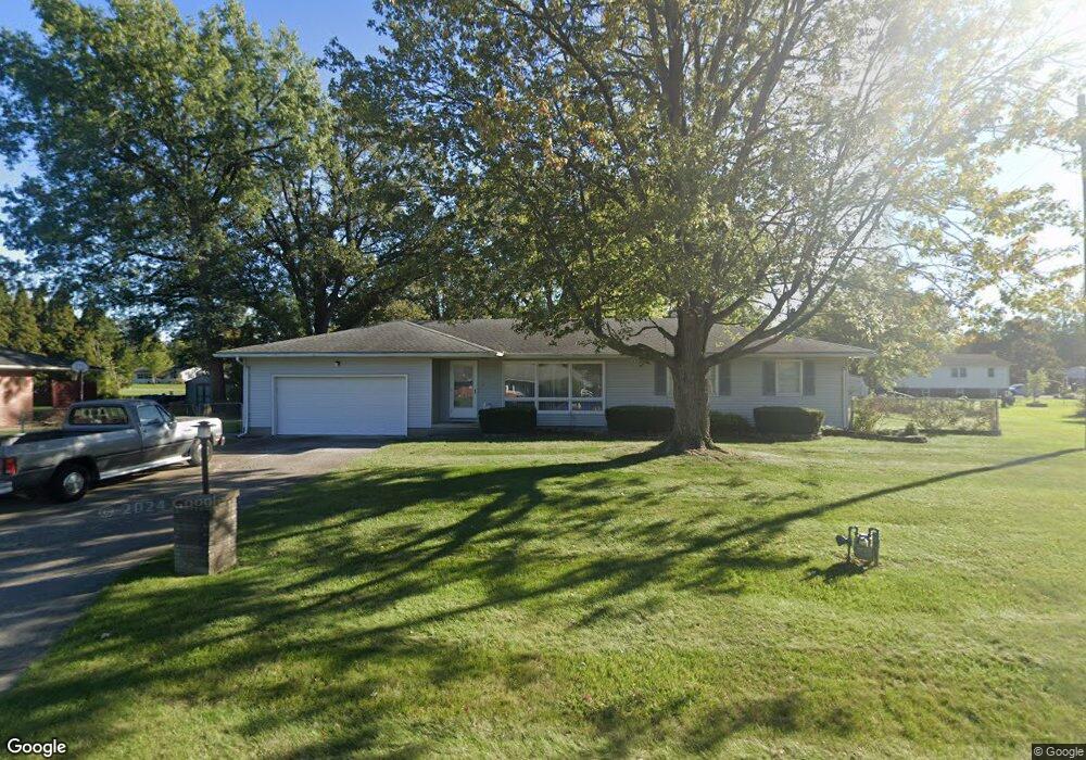 1743 Lilac Ln, Lima, OH 45806 - photo 1
