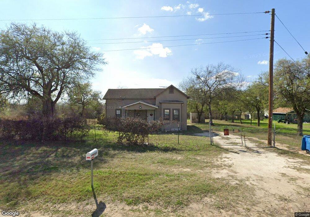 1601 N San Antonio Ave, Beeville, TX 78102 - photo 1