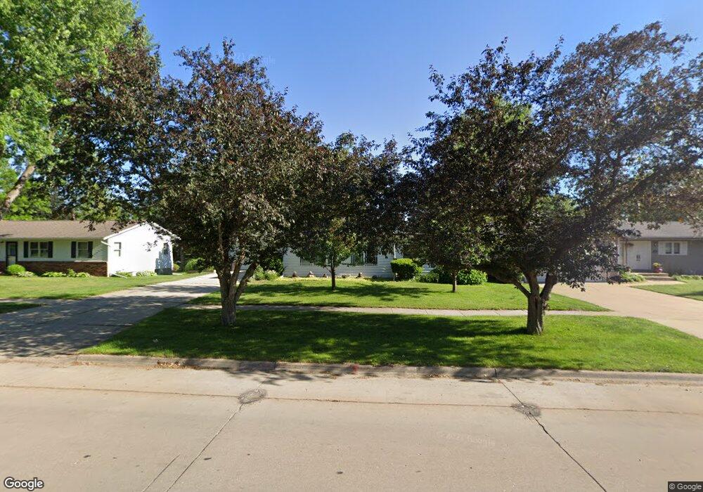 1520 W 12th St, Cedar Falls, IA 50613 - photo 1