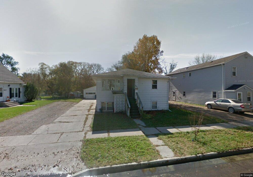 625 2nd St SW, Jamestown, ND 58401 - photo 1