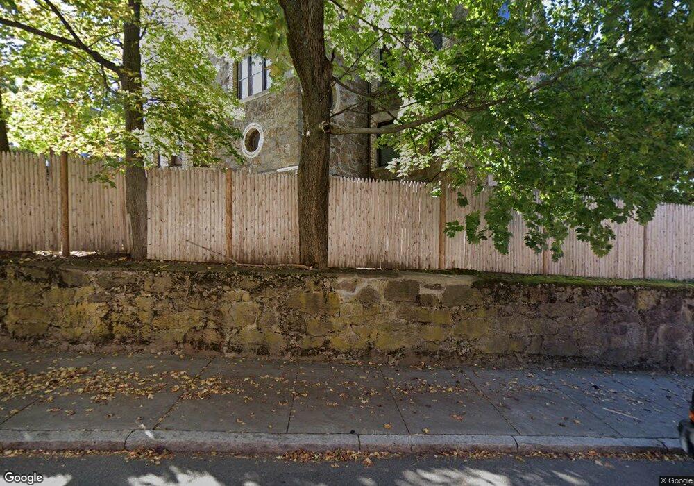 190 Winthrop Rd unit 3, Brookline, MA 02445 - photo 1