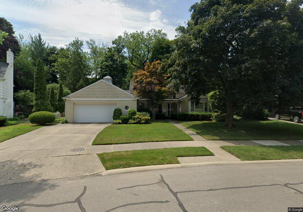 225 Stephens Rd, Grosse Pointe Farms, MI 48236 - photo 1
