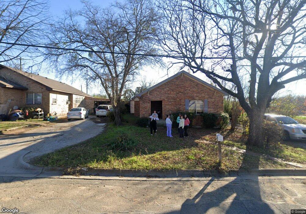 903 Lindsey St, Denton, TX 76201 - photo 1