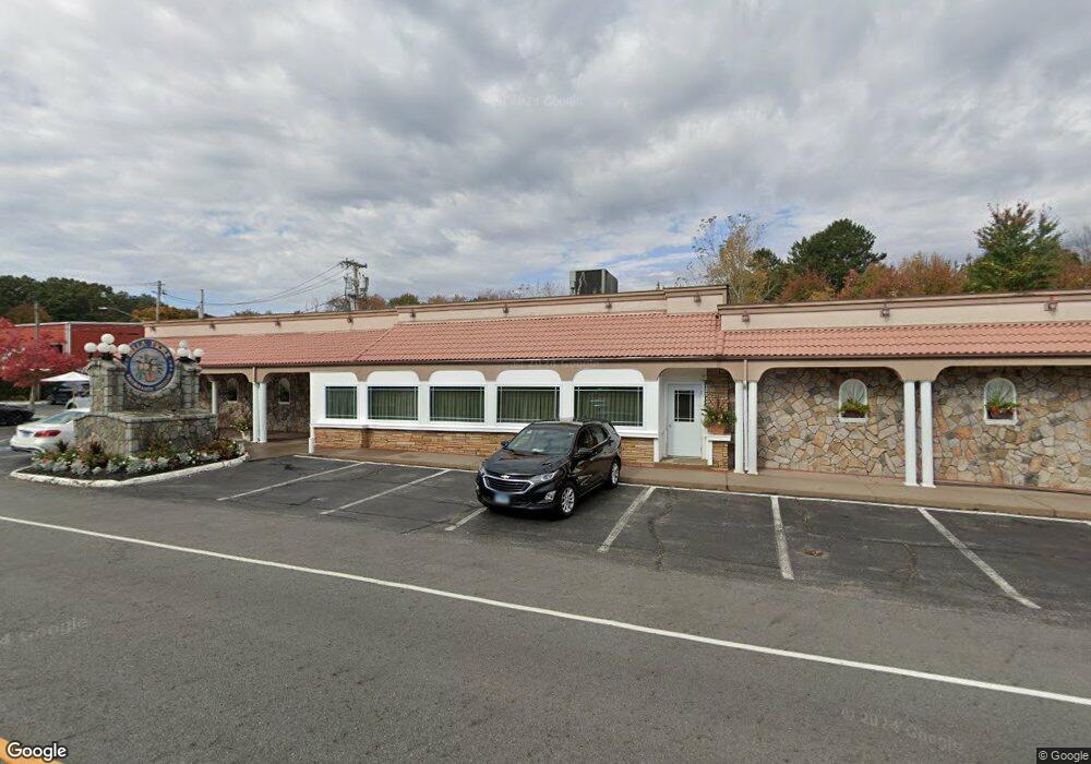 543 W Thames St, Norwich, CT 06360 - photo 1