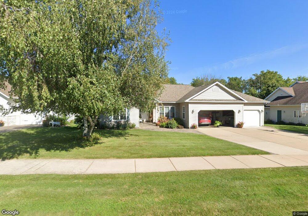 3019 W Ridge Dr, Eau Claire, WI 54703 - photo 1