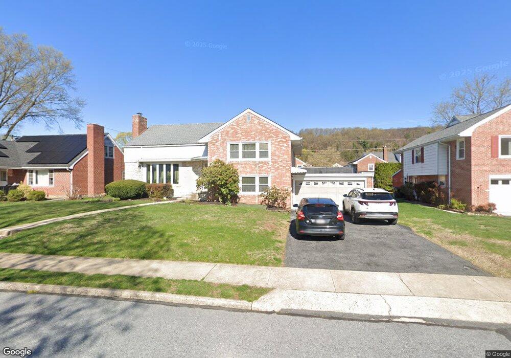 916 Penndale Ave, Reading, PA 19606 - photo 1