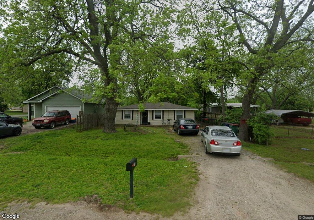 311 Main St, Pottsboro, TX 75076 - photo 1