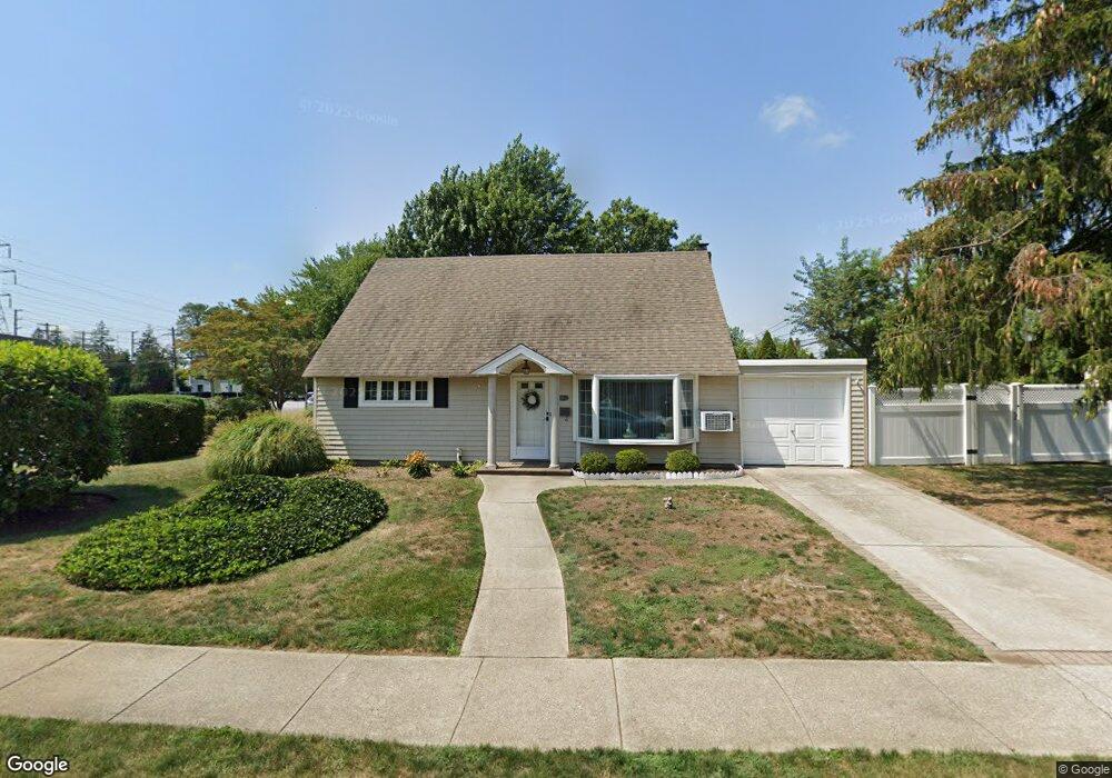 295 Martin Place, Bethpage, NY 11714 - photo 1