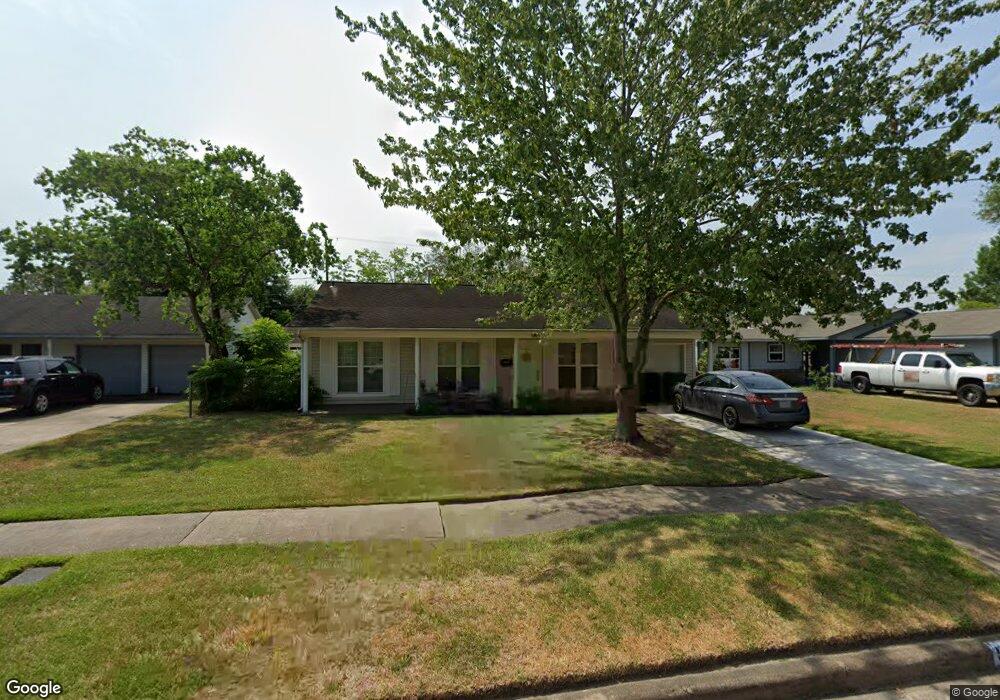 10414 Southport Dr, Houston, TX 77089 - photo 1