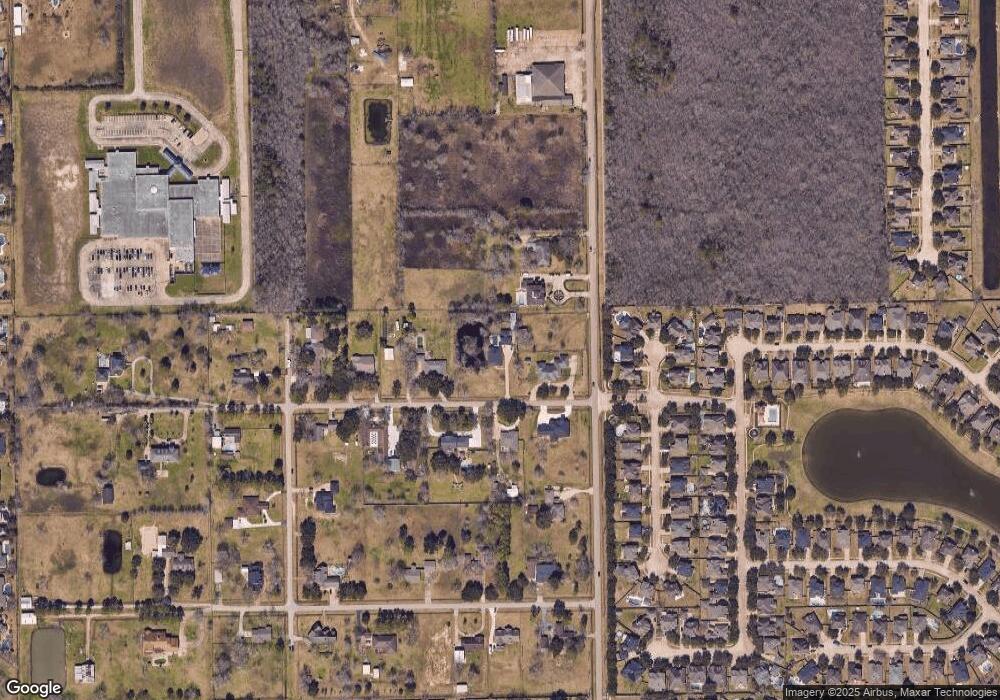 5103 Colonial Dr, Pearland, TX 77584 - photo 1