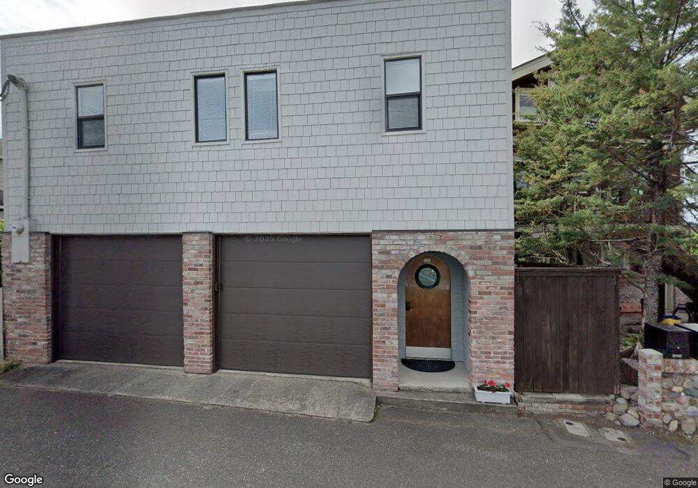 2402 Day Island Blvd W, University Place, WA 98466 - photo 1