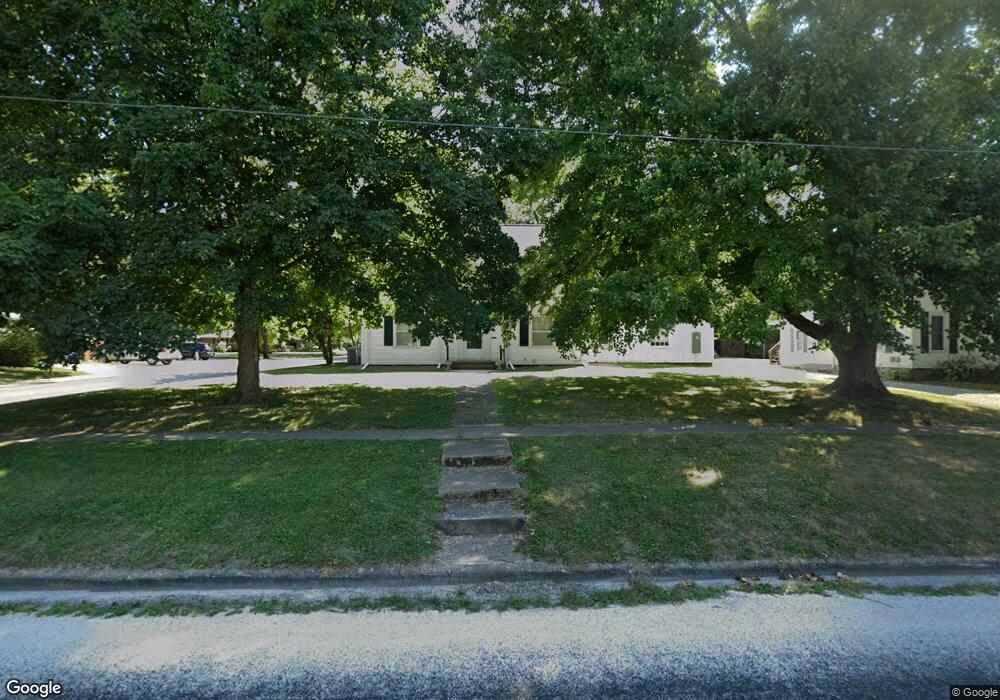 560 E Beardstown St, Virginia, IL 62691 - photo 1