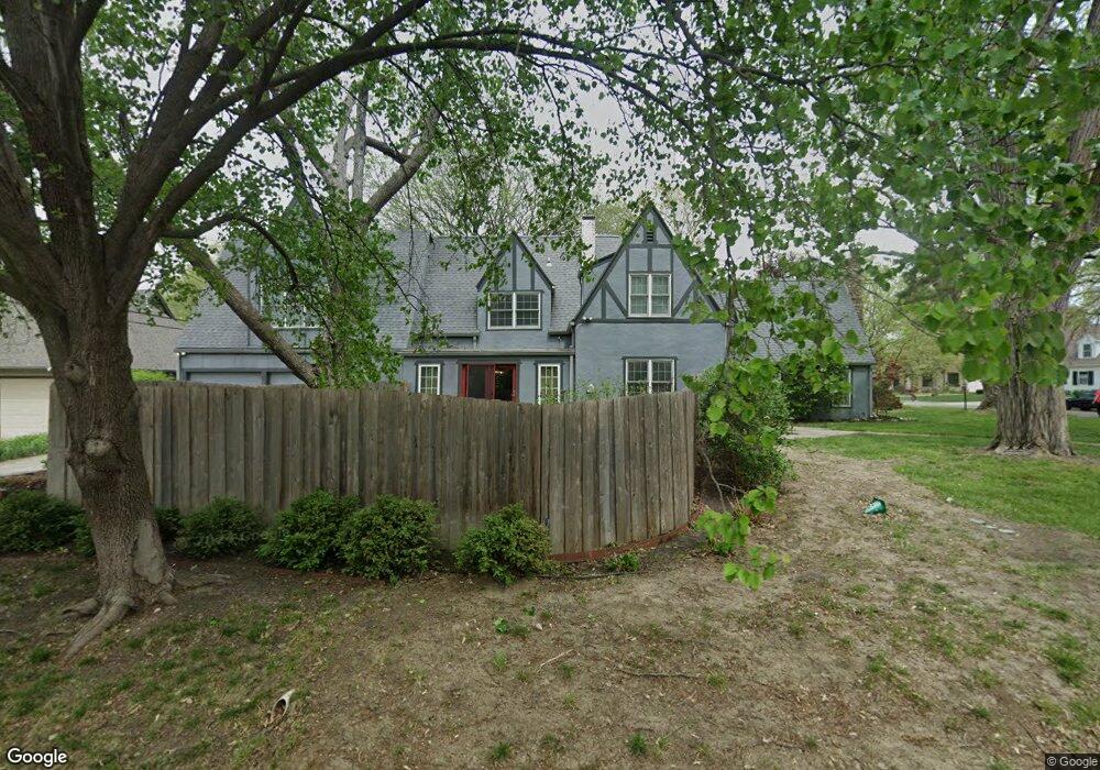 1299 SW Pembroke Ln, Topeka, KS 66604 - photo 1