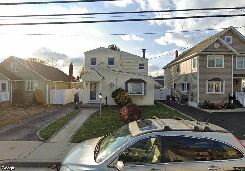 2920 Marlborough Rd, Oceanside, NY 11572 - photo 1