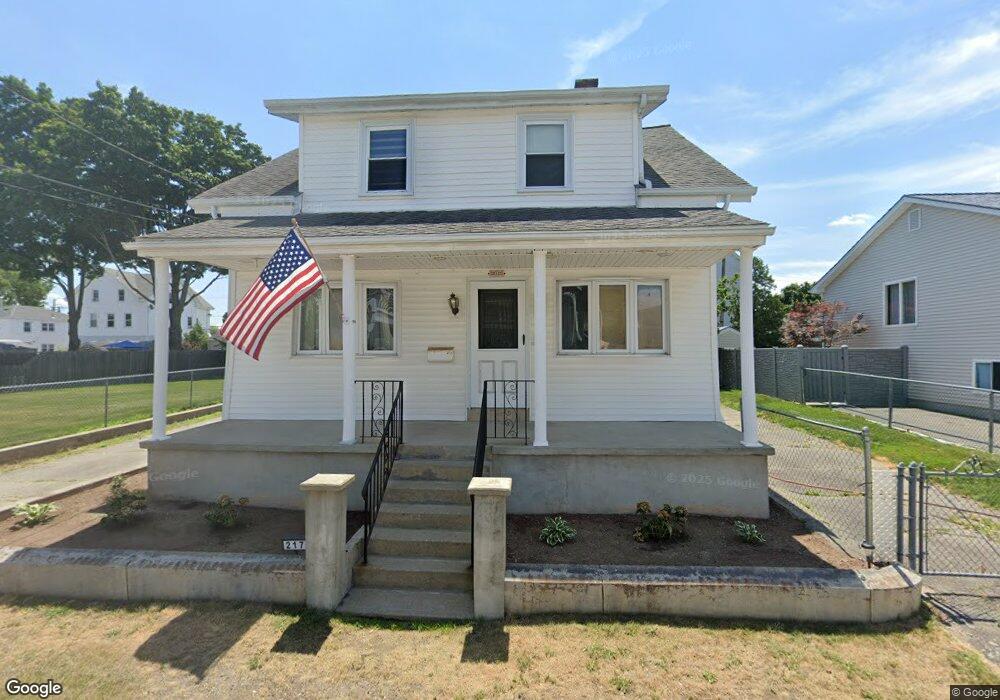 217 Baxter St, Pawtucket, RI 02861 - photo 1