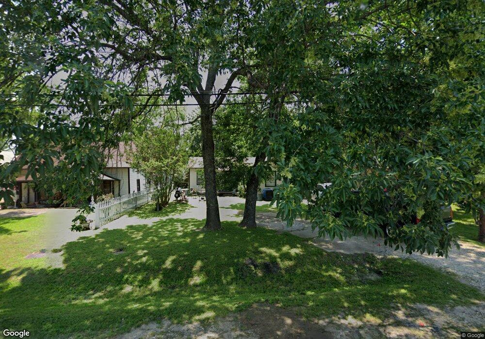 905 SW Main St, Ennis, TX 75119 - photo 1