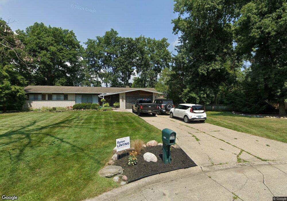 8260 Woodcrest Dr, Grosse Ile, MI 48138 - photo 1