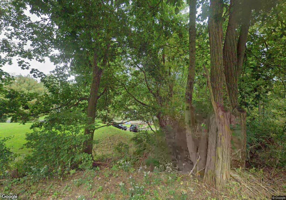 221 Skyline Dr, Reading, PA 19606 - photo 1