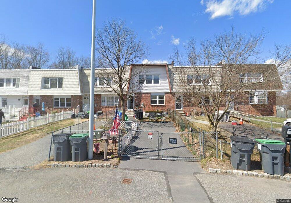 40 Chaucer Ct, Middletown, NY 10941 - photo 1