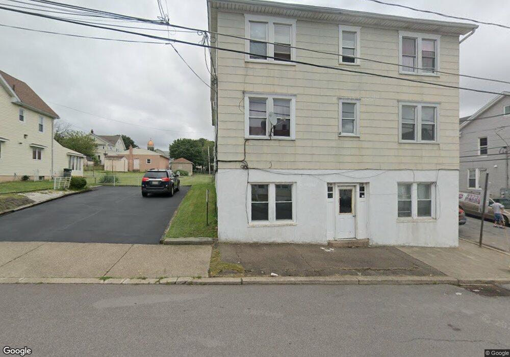 561 N Wyoming St, Hazleton, PA 18201 - photo 1