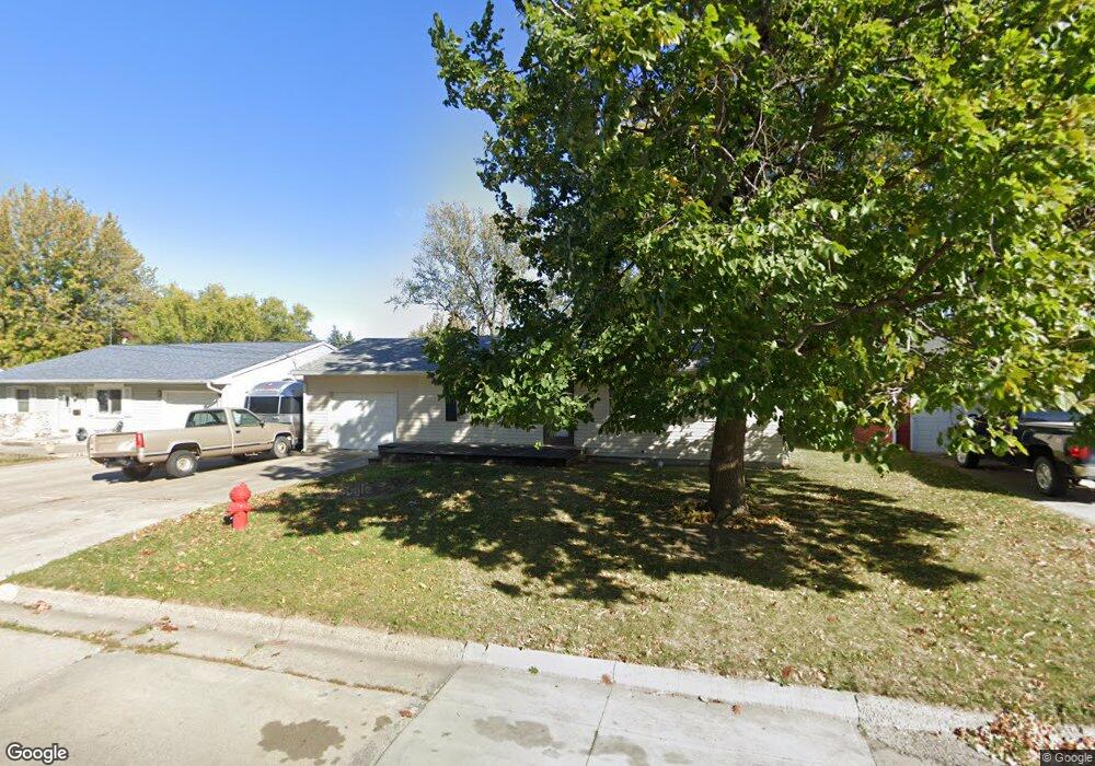 704 E 12th St N, Newton, IA 50208 - photo 1