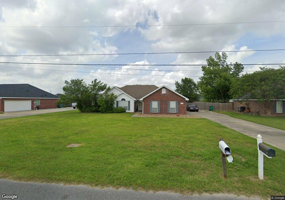 2770 Grayson Ln, Lake Charles, LA 70605 - photo 1