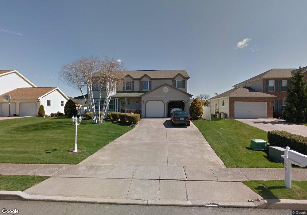 106 Meadowbrook Dr, Kingston, PA 18704 - photo 1