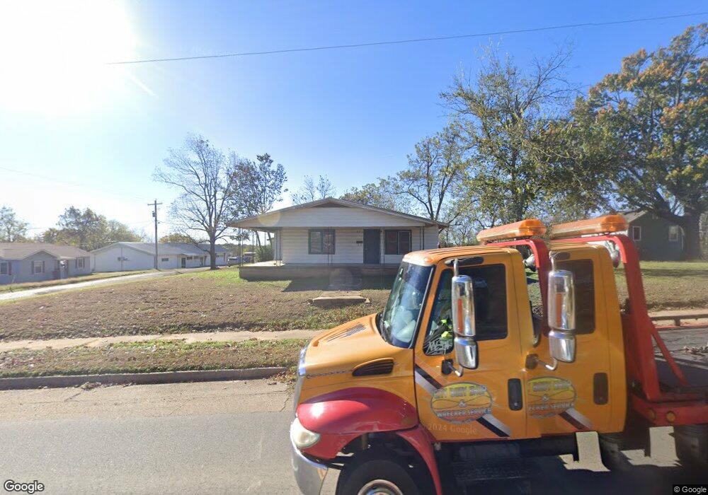 801 W Jackson St, Hugo, OK 74743 - photo 1