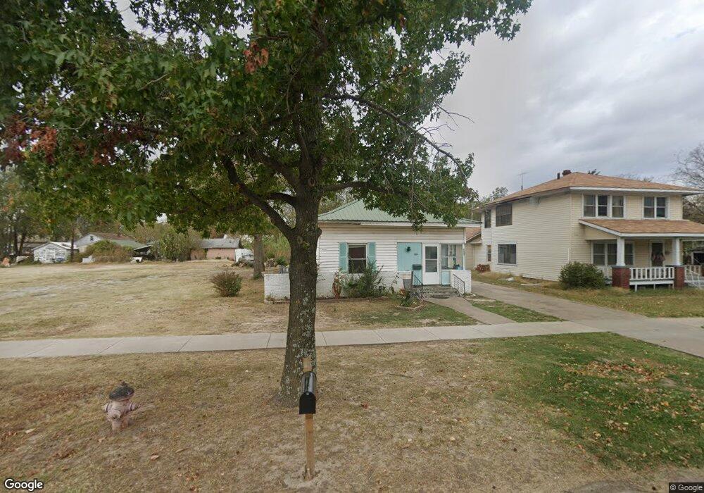 724 N Okmulgee Ave, Okmulgee, OK 74447 - photo 1