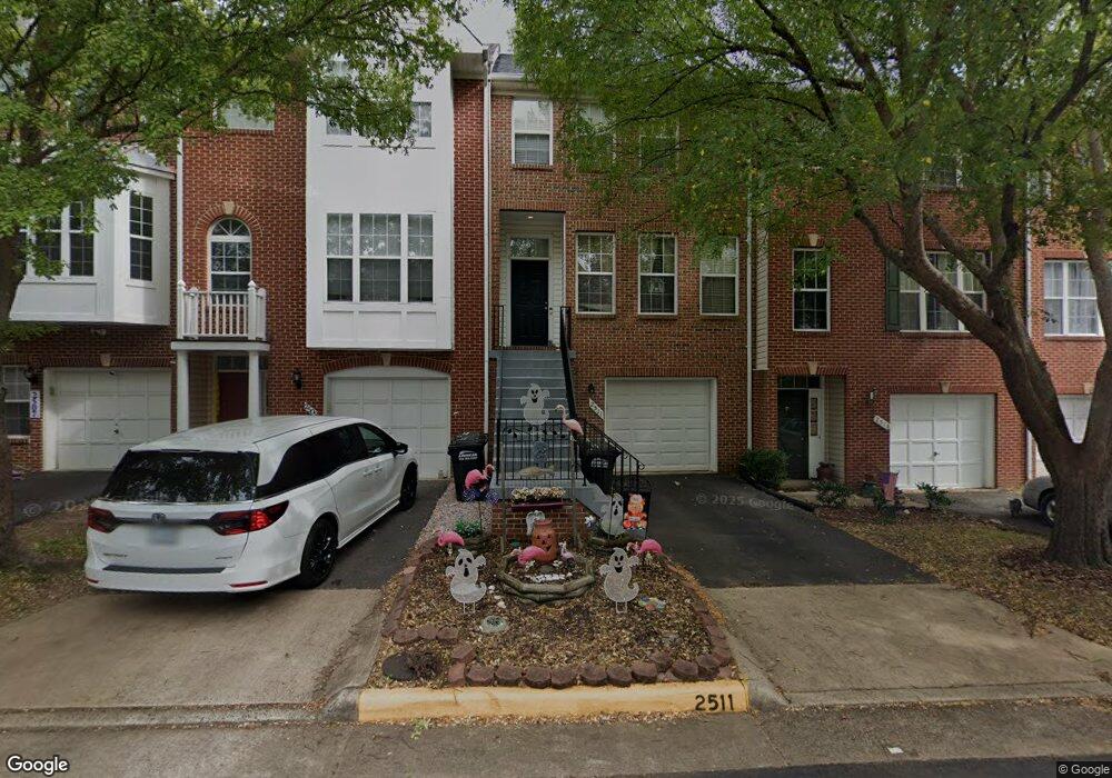 2511 James Madison Cir, Herndon, VA 20171 - photo 1
