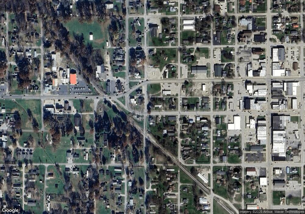 390 W Vincennes St, Linton, IN 47441 - photo 1