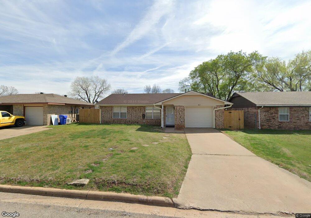 812 W E Ave, Cache, OK 73527 - photo 1