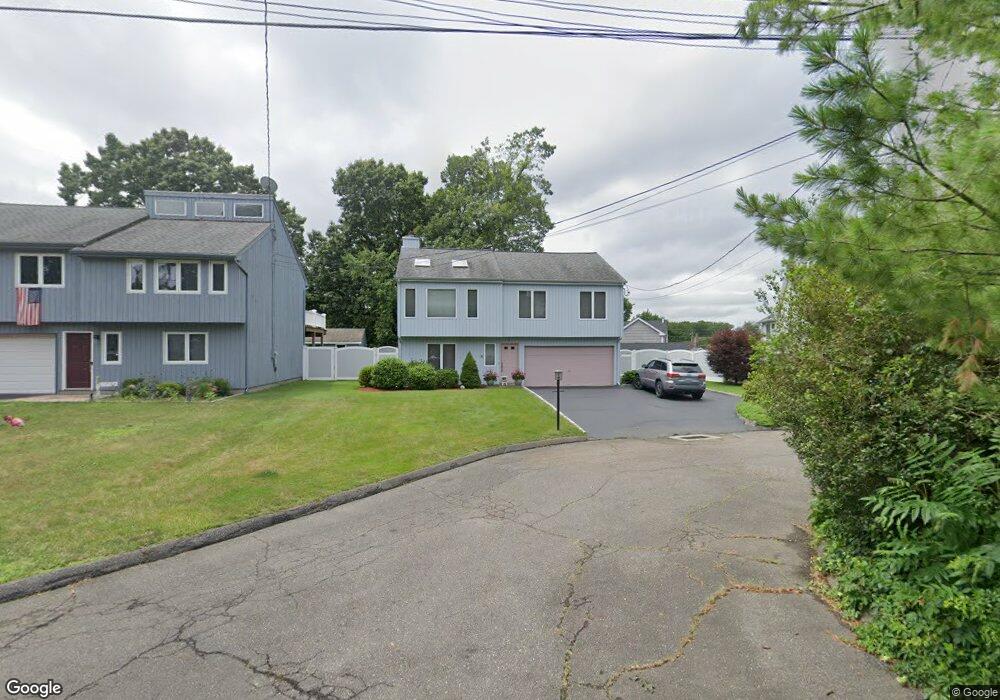 11 Oakledge Cir, Norwalk, CT 06854 - photo 1