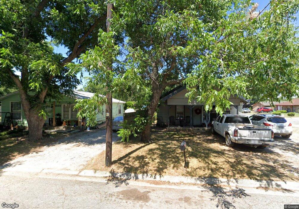 1109 N Taylor St, Gainesville, TX 76240 - photo 1