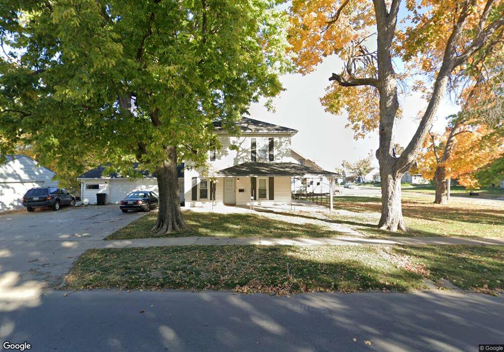 206 E 7th St N, Newton, IA 50208 - photo 1