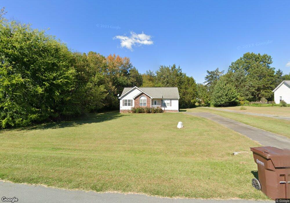 2424 Foxfire Ln, Burlington, NC 27217 - photo 1