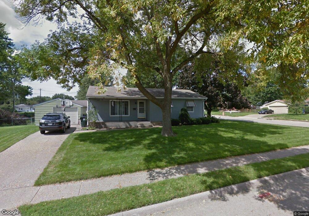 3524 Pacific St, Davenport, IA 52806 - photo 1