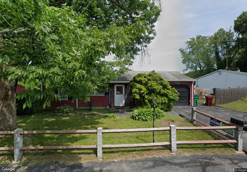 17 Laurie Ln, Lowell, MA 01854 - photo 1