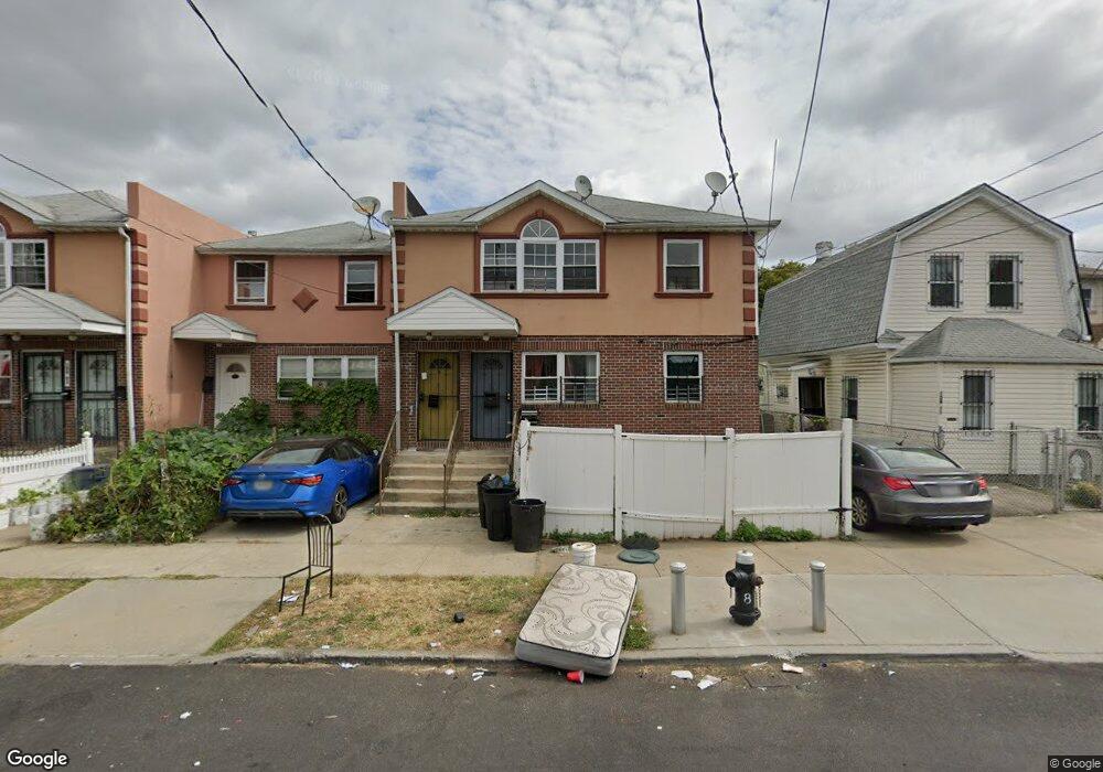 10807 157th St, Jamaica, NY 11433 - photo 1