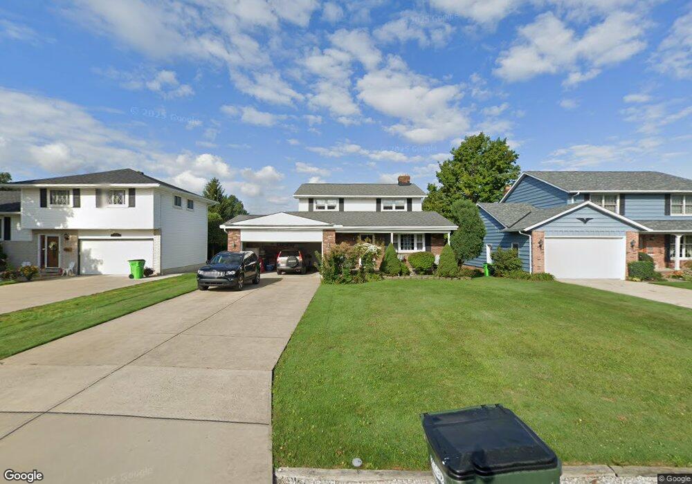 1928 Fairway Dr, Wickliffe, OH 44092 - photo 1